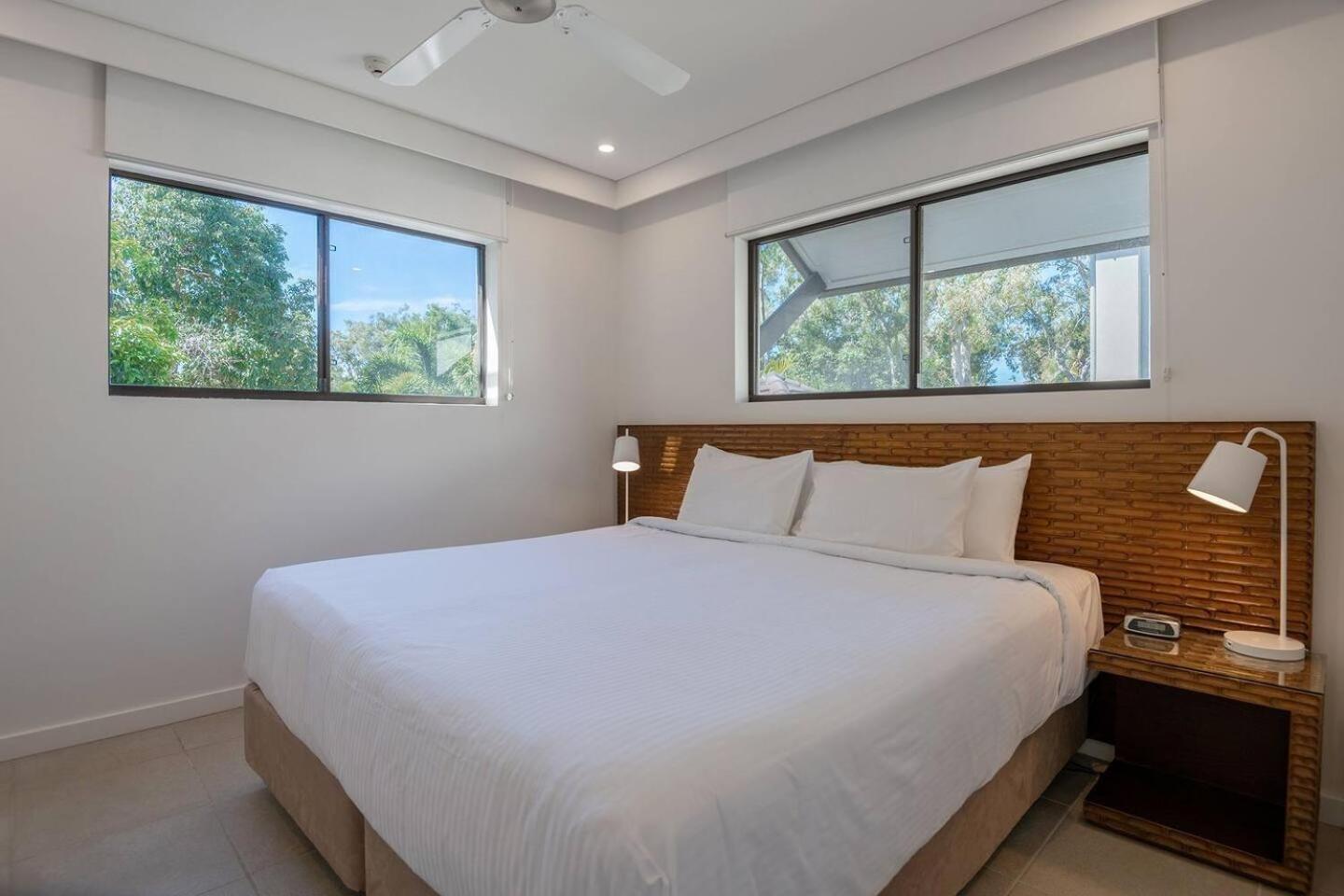 Apartment Rooftop Tranquility At Stunning Temple